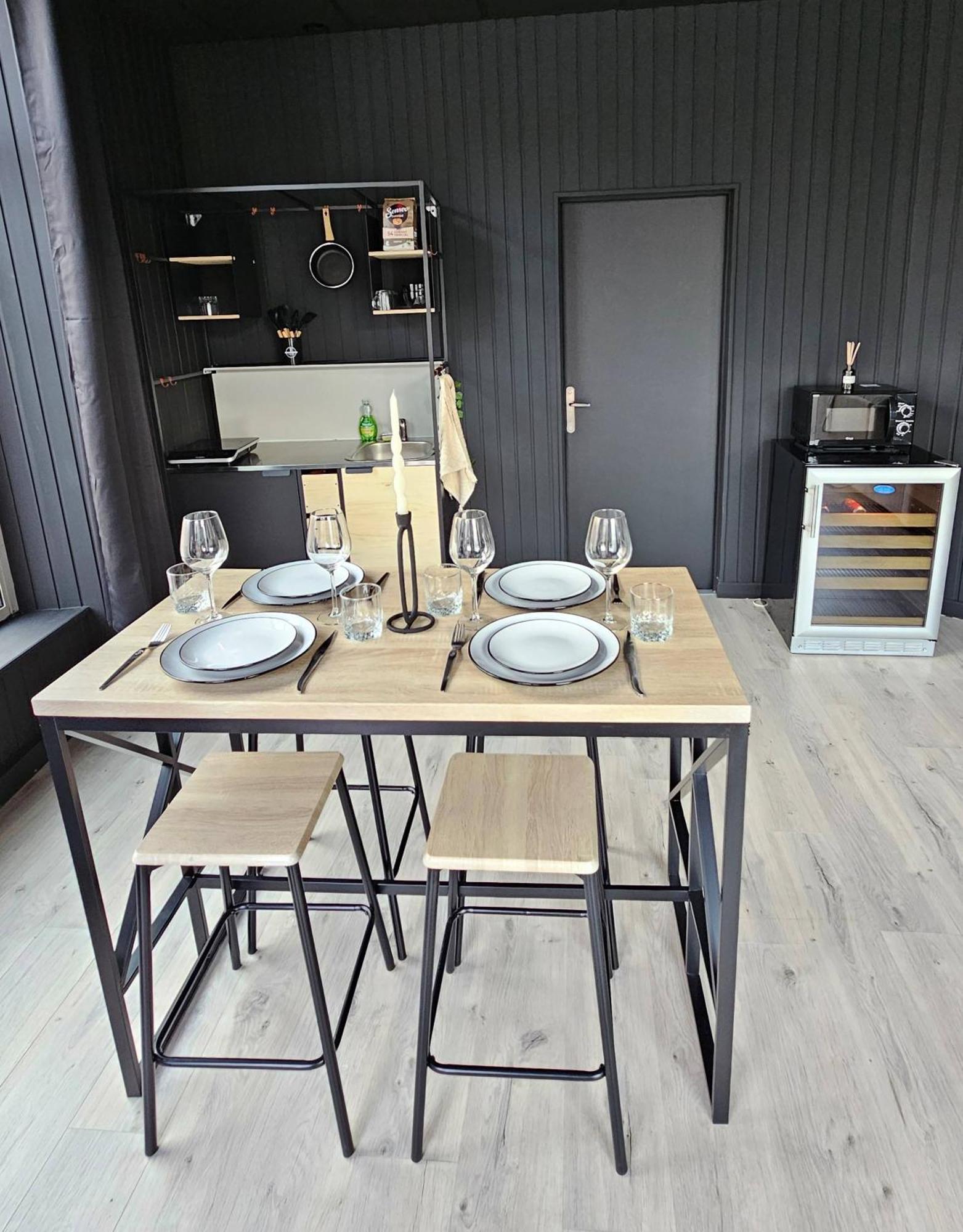 Black Box Cinema Appartement Avec Balneo เอปินาล ภายนอก รูปภาพ
