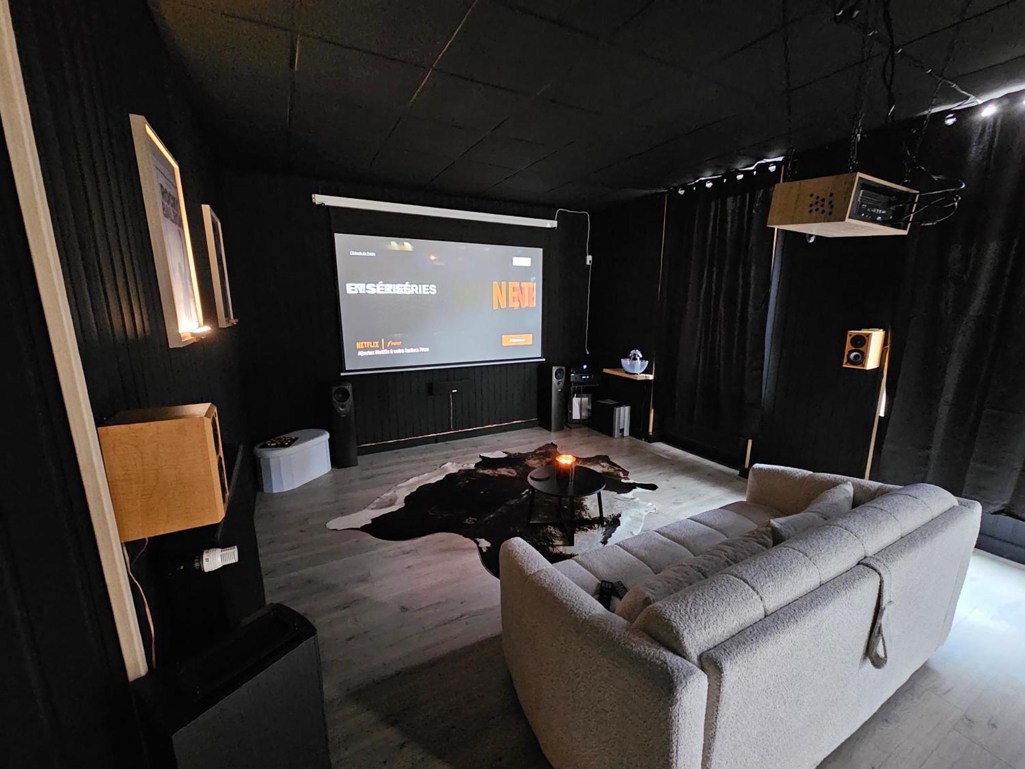 Black Box Cinema Appartement Avec Balneo เอปินาล ภายนอก รูปภาพ