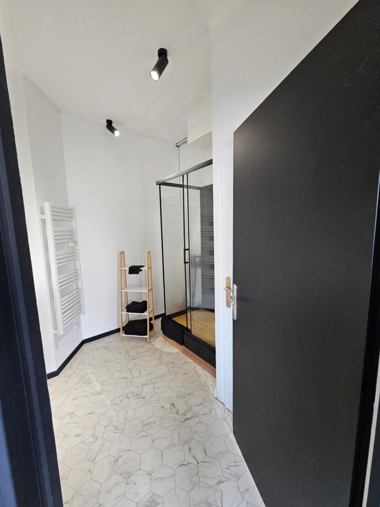 Black Box Cinema Appartement Avec Balneo เอปินาล ภายนอก รูปภาพ