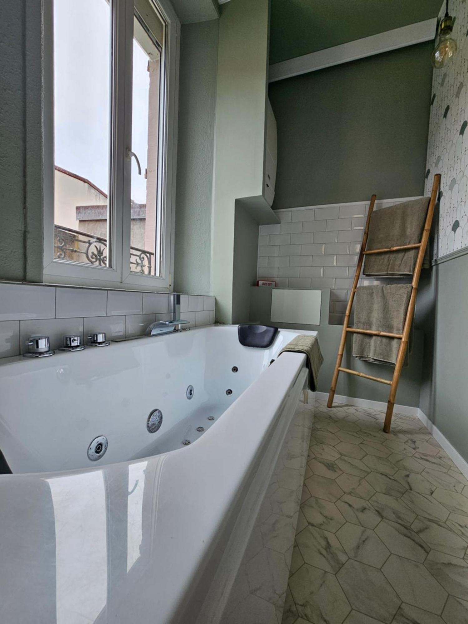 Black Box Cinema Appartement Avec Balneo เอปินาล ภายนอก รูปภาพ