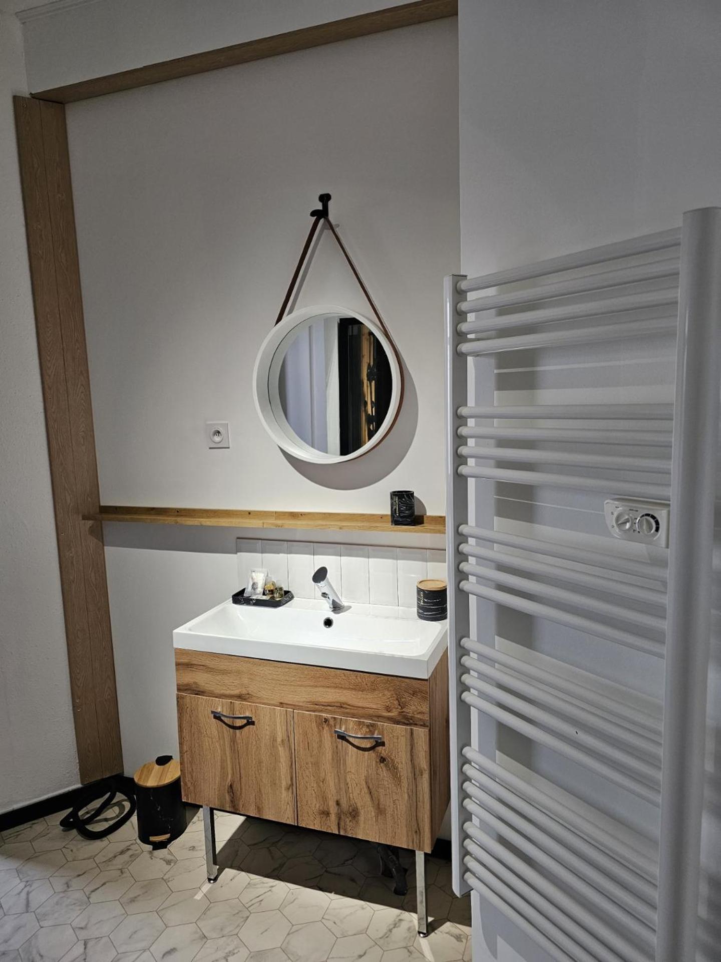 Black Box Cinema Appartement Avec Balneo เอปินาล ภายนอก รูปภาพ